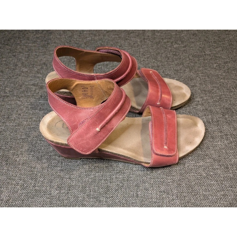 Taos Trulie Sandals Women 10 US Leather Strap Wedge Comfort Shoes Coral Red